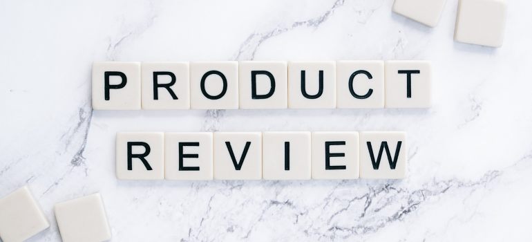 Product review written with white cubes. 